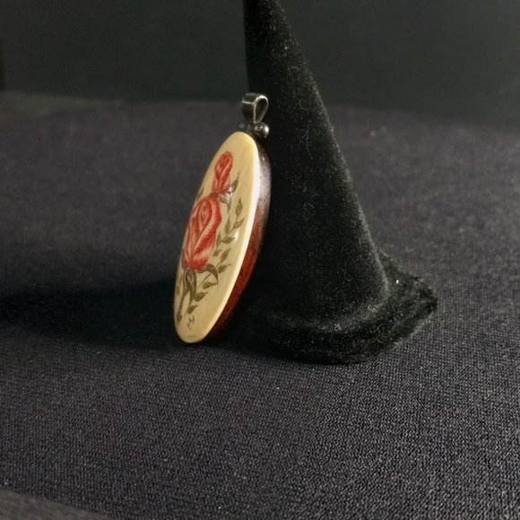 Vintage Hand Painted Miniature Pink Rose on Wooden Oval Pendant - Picture 6 of 7